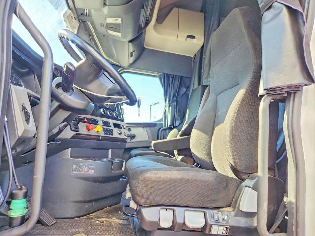 2022 Freightliner Cascadia 125