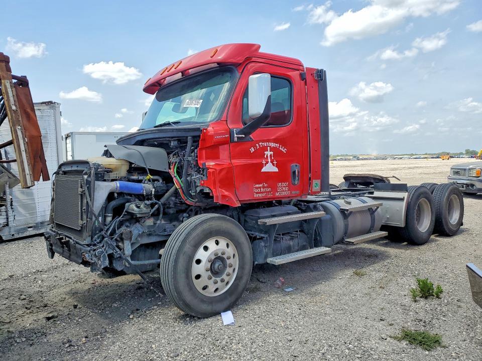 2020 Freightliner Cascadia 116 Semi Truck