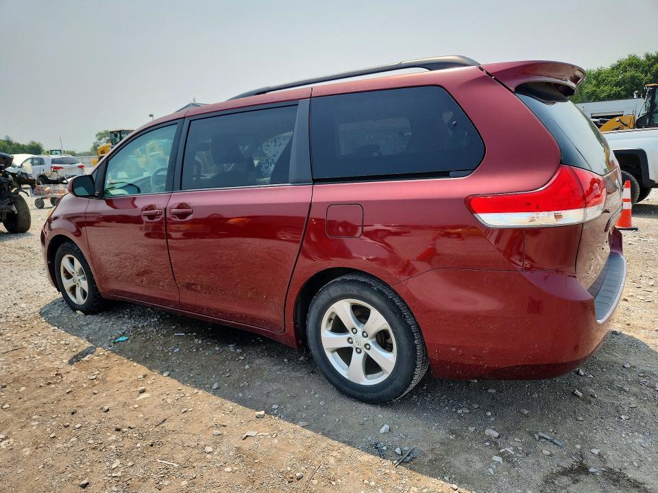 2011 Toyota Sienna le