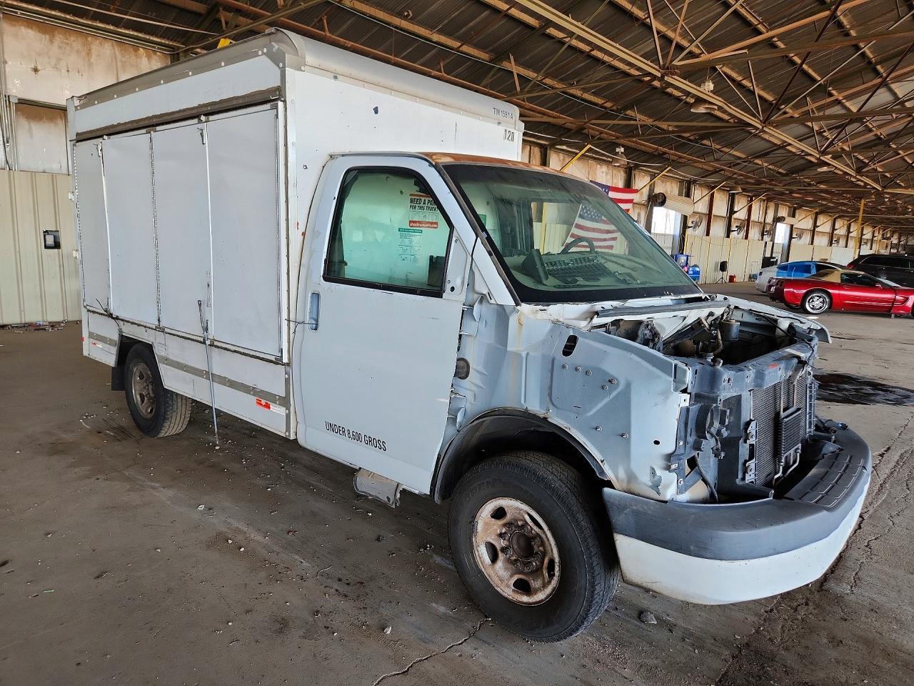 2007 GMC Savana Cutaway BOX Truck