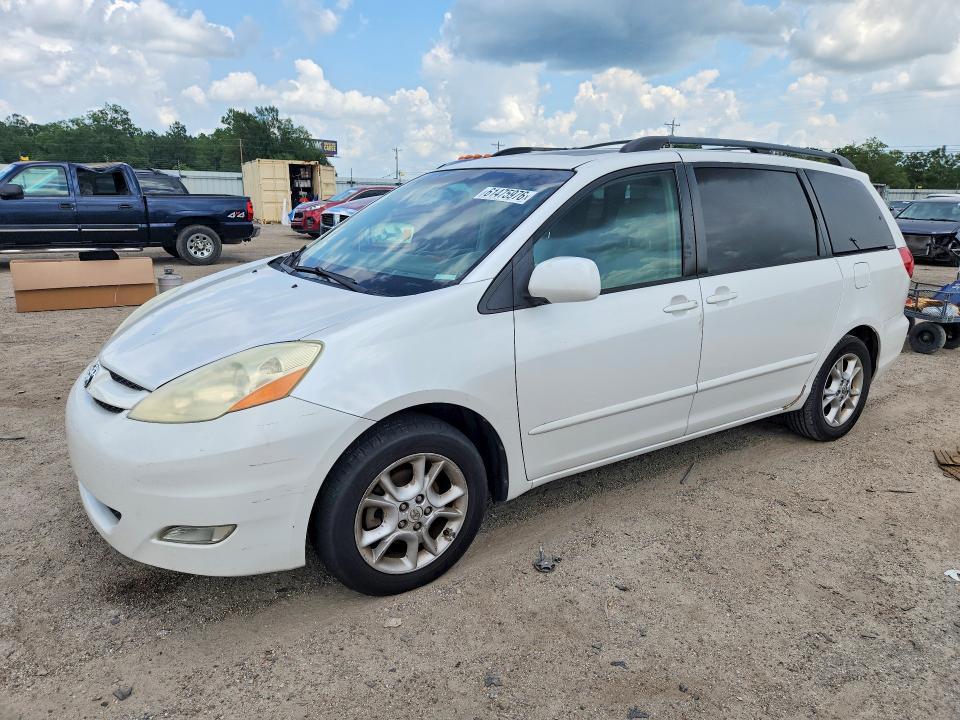 2006 Toyota Sienna xle 7 Passenger