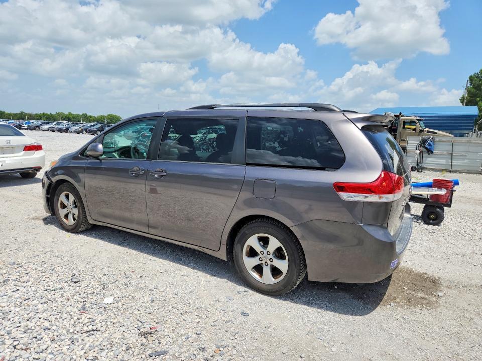 2011 Toyota Sienna le