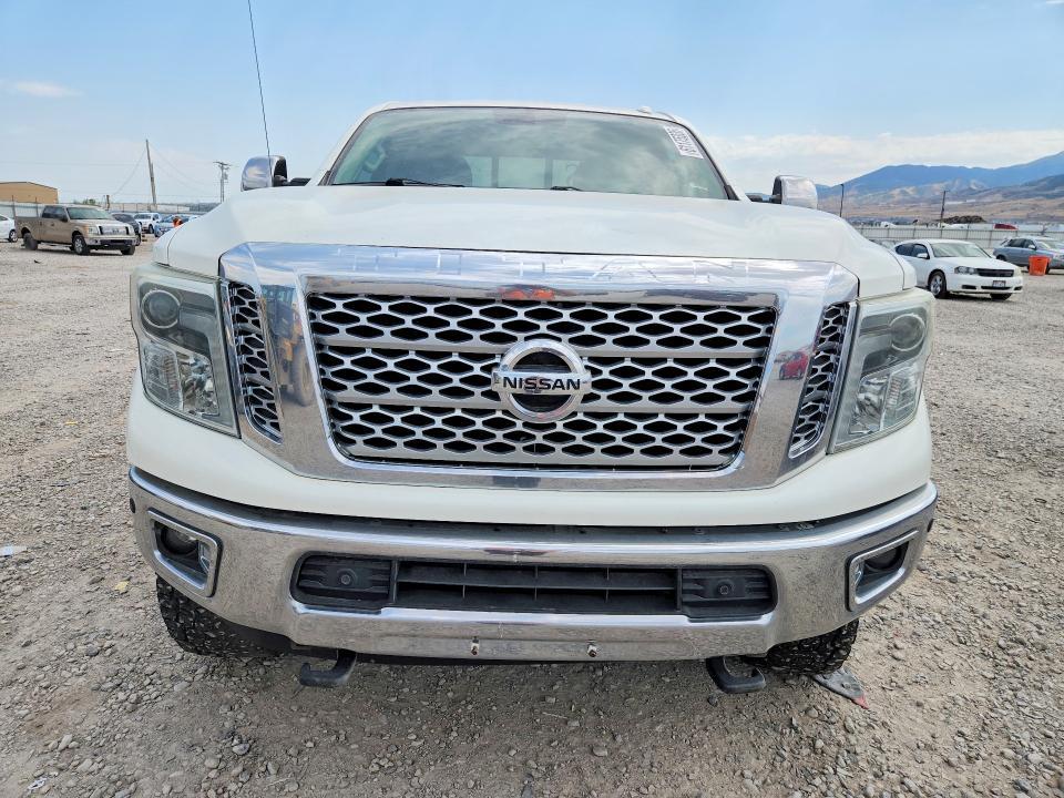 2016 Nissan Titan XD SL