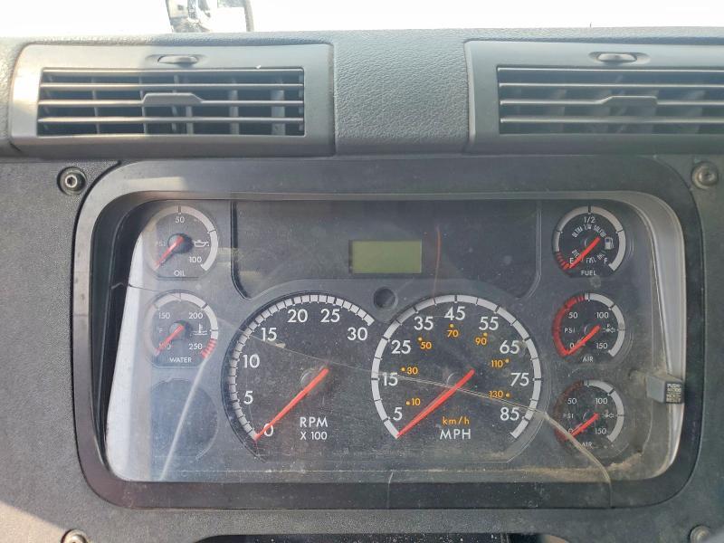 2011 Freightliner Cascadia 125