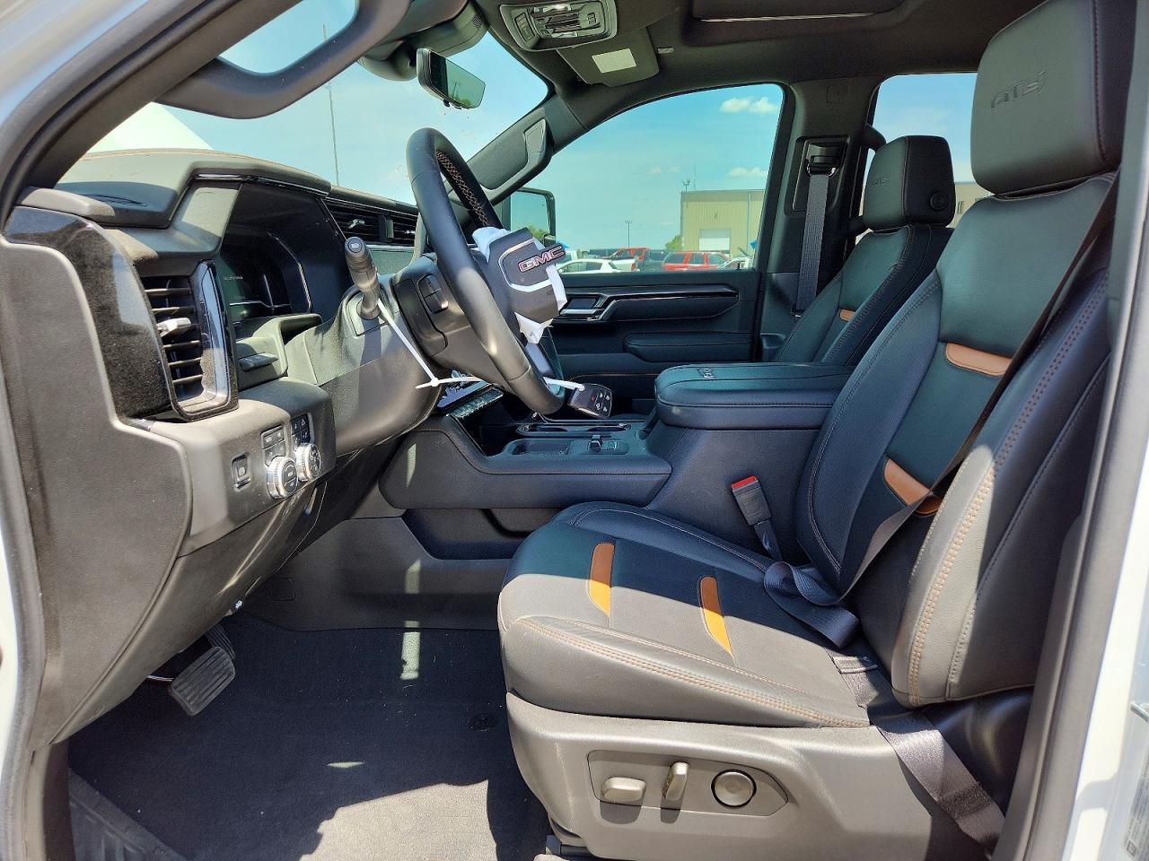 2025 GMC Sierra K2500 AT4