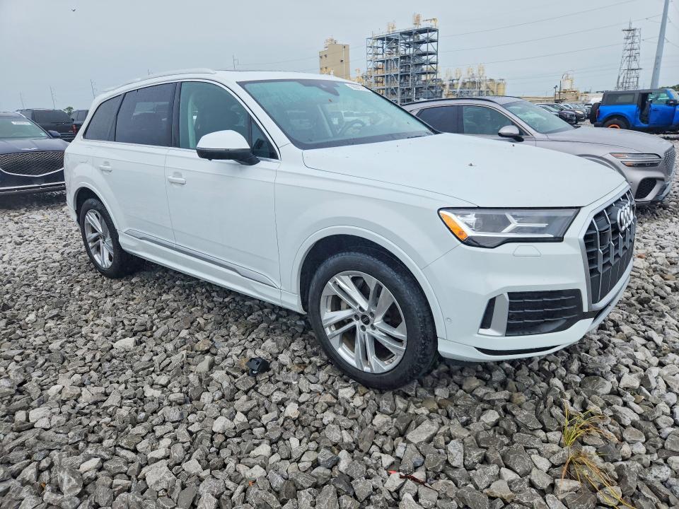 2023 Audi Q7 Premium Plus
