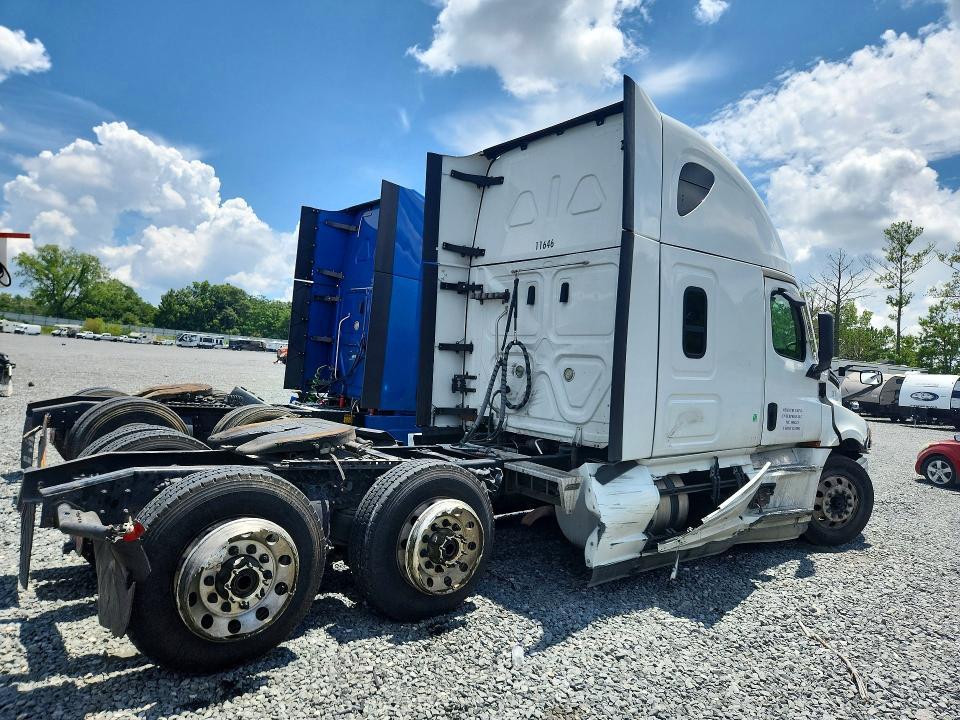 2021 Freightliner Cascadia 126 Semi Truck