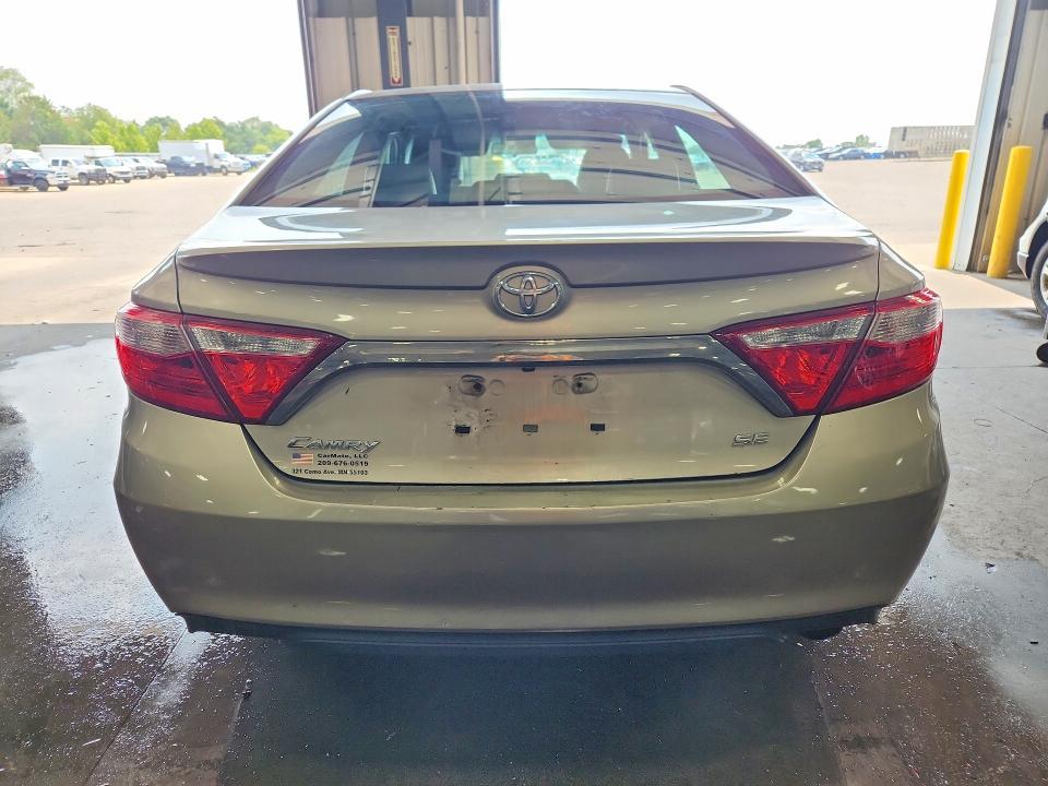 2016 Toyota Camry se