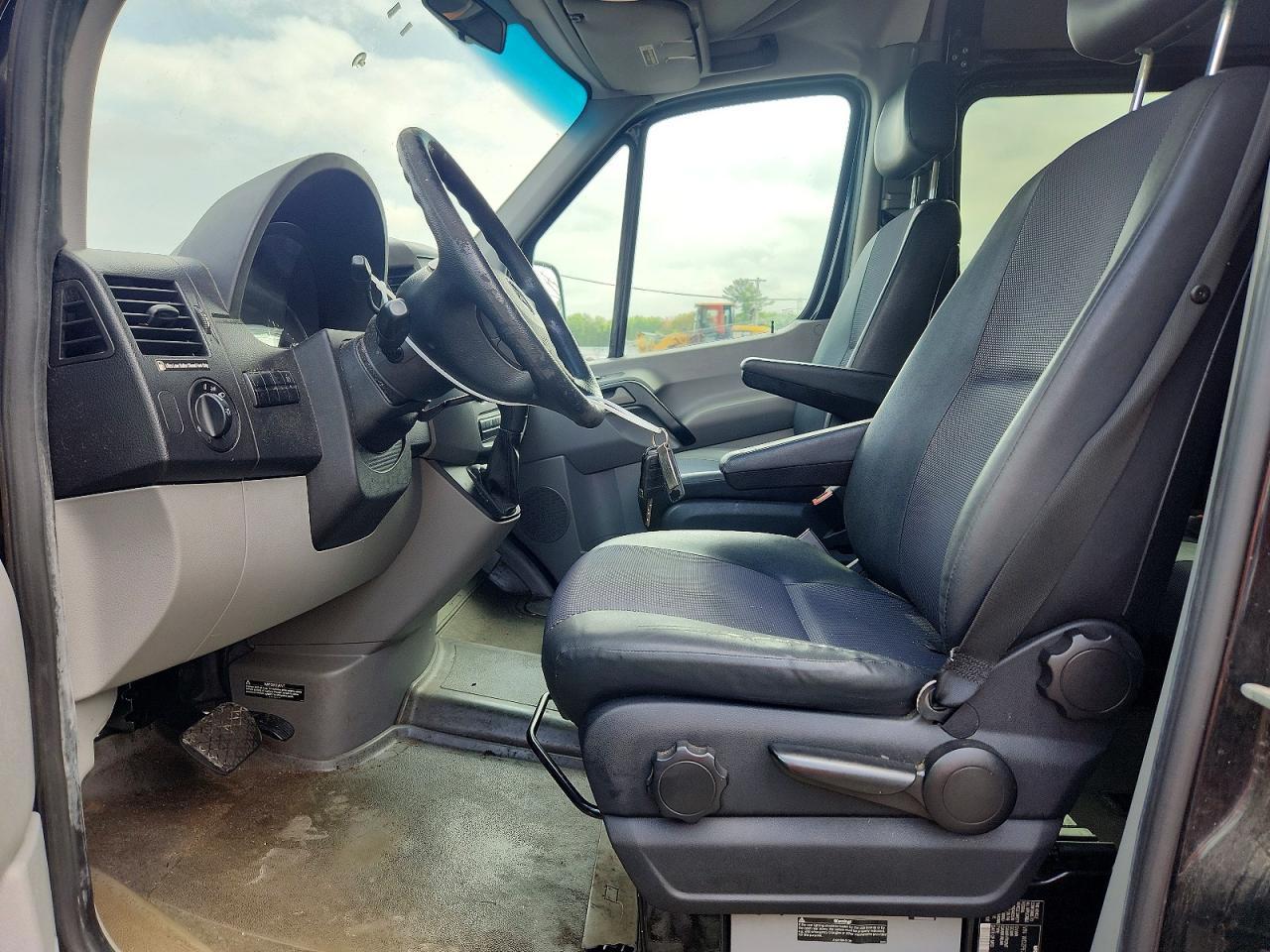2010 Mercedes-Benz Sprinter 2500