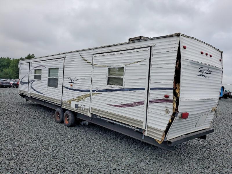 2007 Hy-Line Recreational Vehicle (RV)