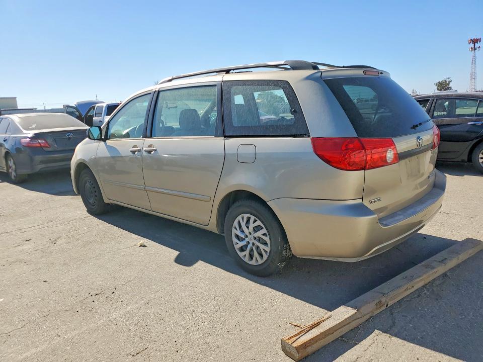 2009 Toyota Sienna ce 8-passenger