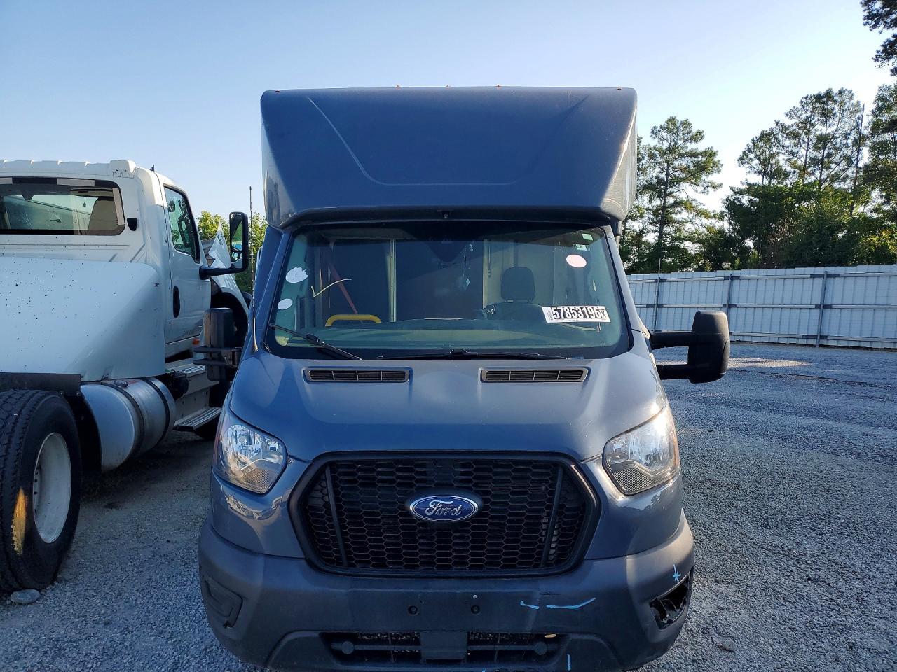 2021 Ford Transit 350 HD Delivery Truck