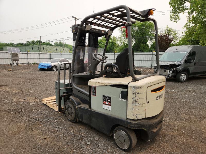 2000 Crown Forklift