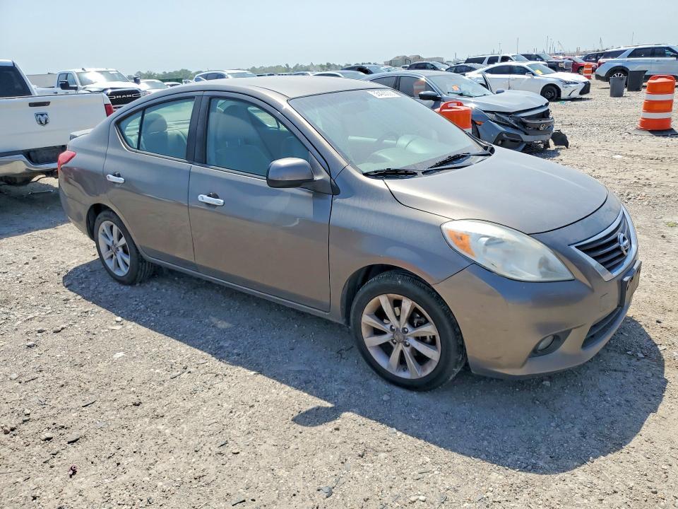 2014 Nissan Versa 1.6 s