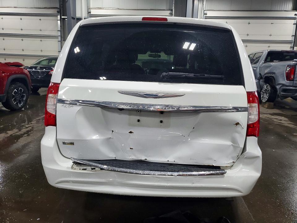 2014 Chrysler Town & Country Touring