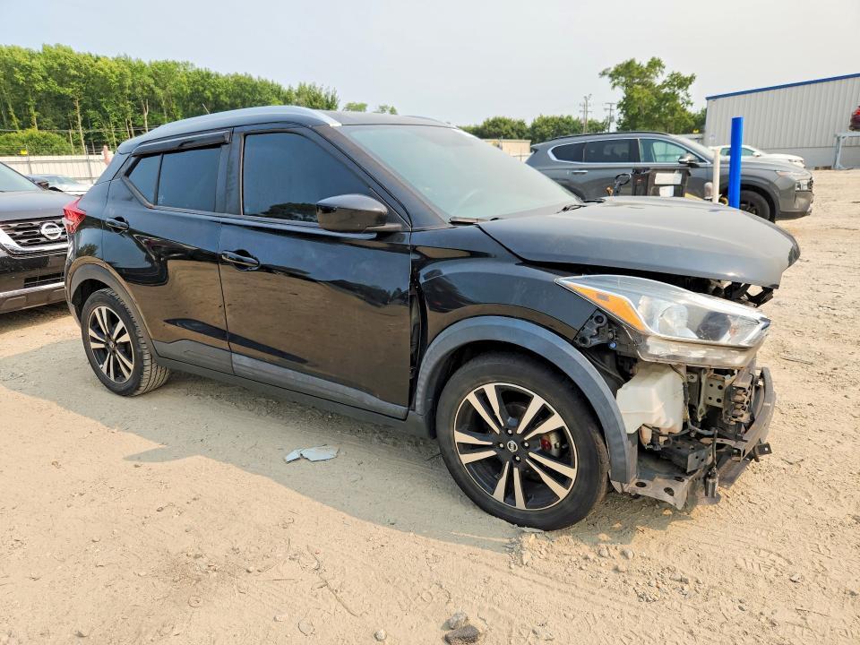 2019 Nissan Kicks sv