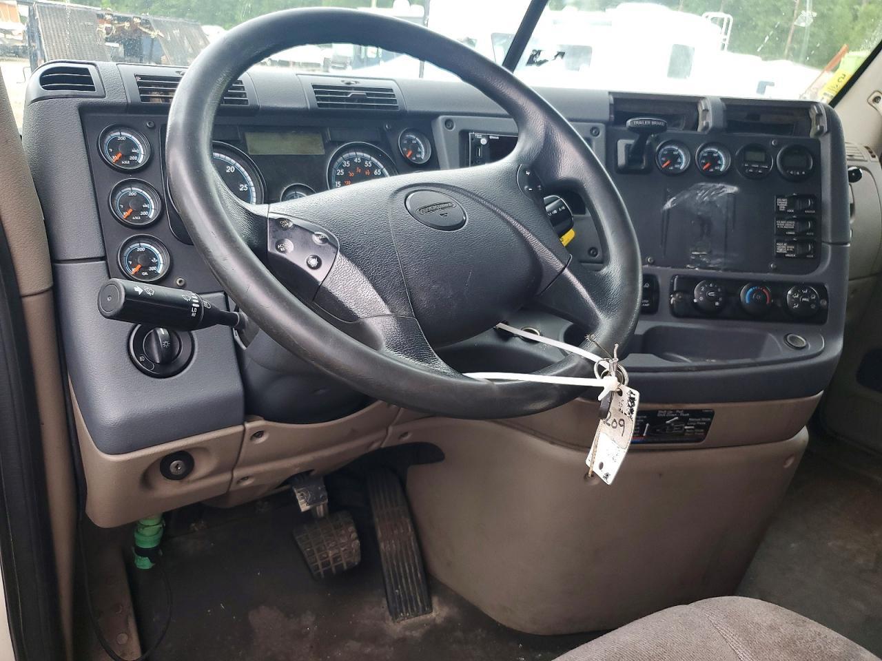 2019 Freightliner Cascadia 125 Semi Truck