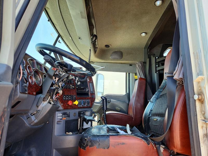 2015 Mack CXU613 Semi Truck