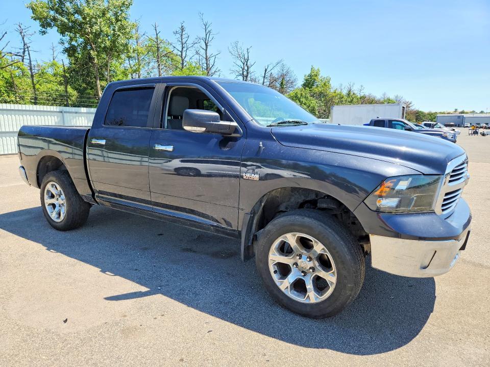 2015 Dodge RAM 1500 SLT
