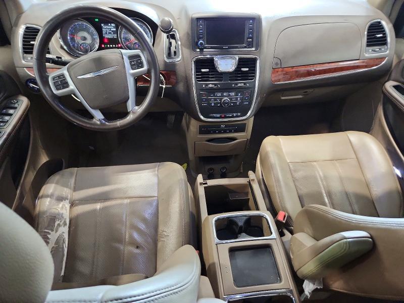 2013 Chrysler Town & Country Touring l