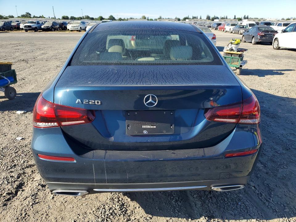 2022 Mercedes-Benz A 220