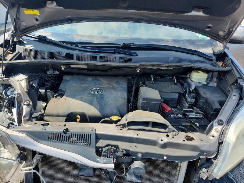 2016 Toyota Sienna xle 8-passenger