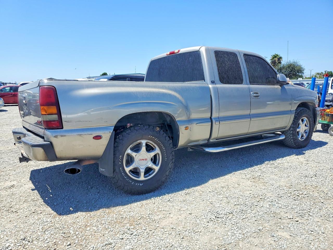 2002 GMC Sierra K1500 Denali