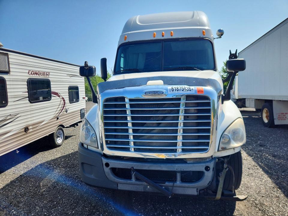 2009 Freightliner Cascadia Semi Truck
