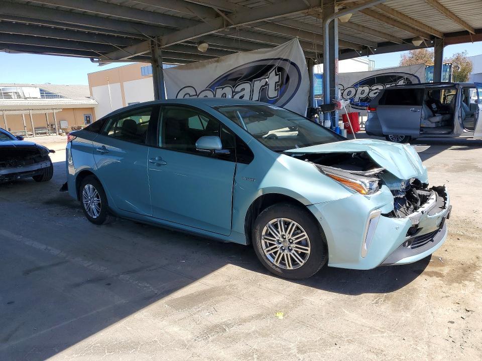 2019 Toyota Prius le Awd-e
