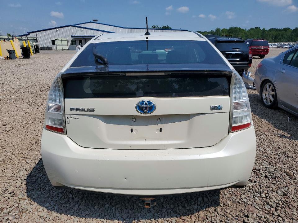 2010 Toyota Prius iii