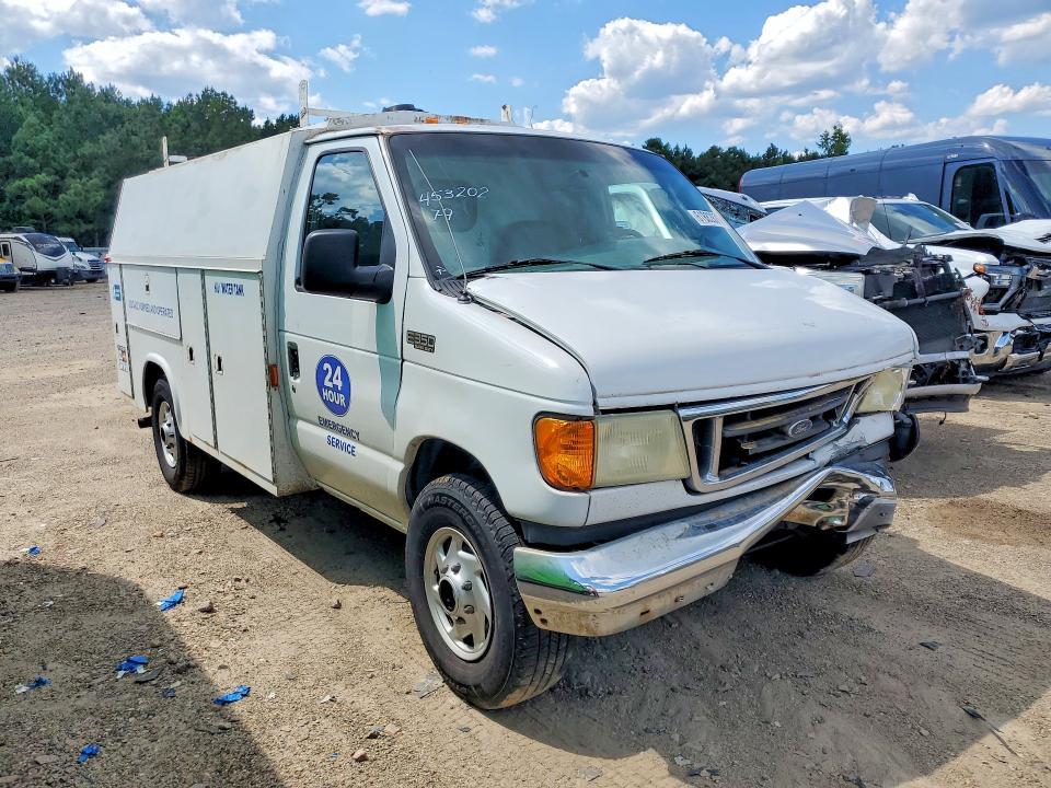 2003 Ford Econoline E350 Super Duty Cutaway Van