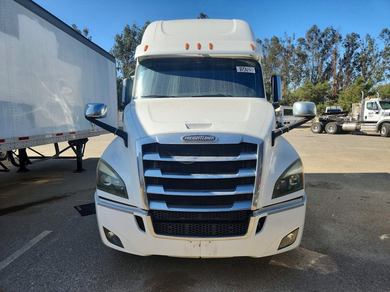 2019 Freightliner Cascadia 126 Semi Truck