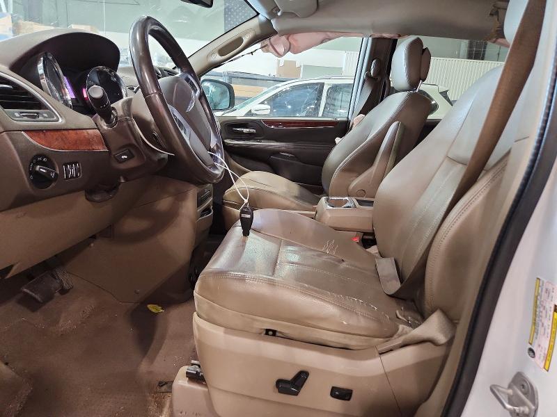 2013 Chrysler Town & Country Touring l