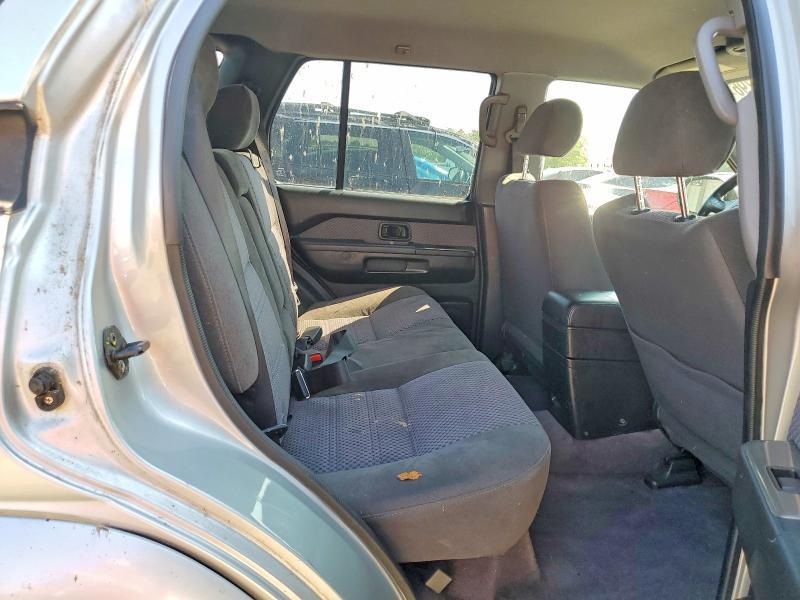 2004 Nissan Pathfinder se