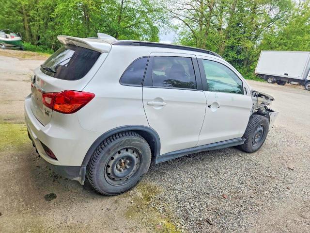 2018 Mitsubishi Rvr se Limited