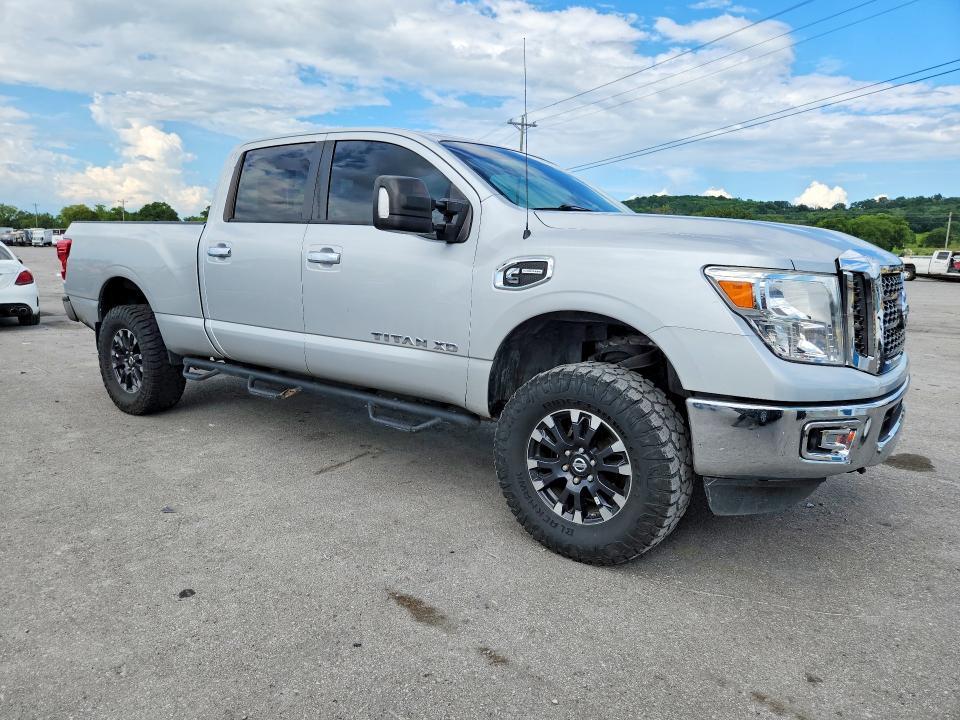2017 Nissan Titan XD SV