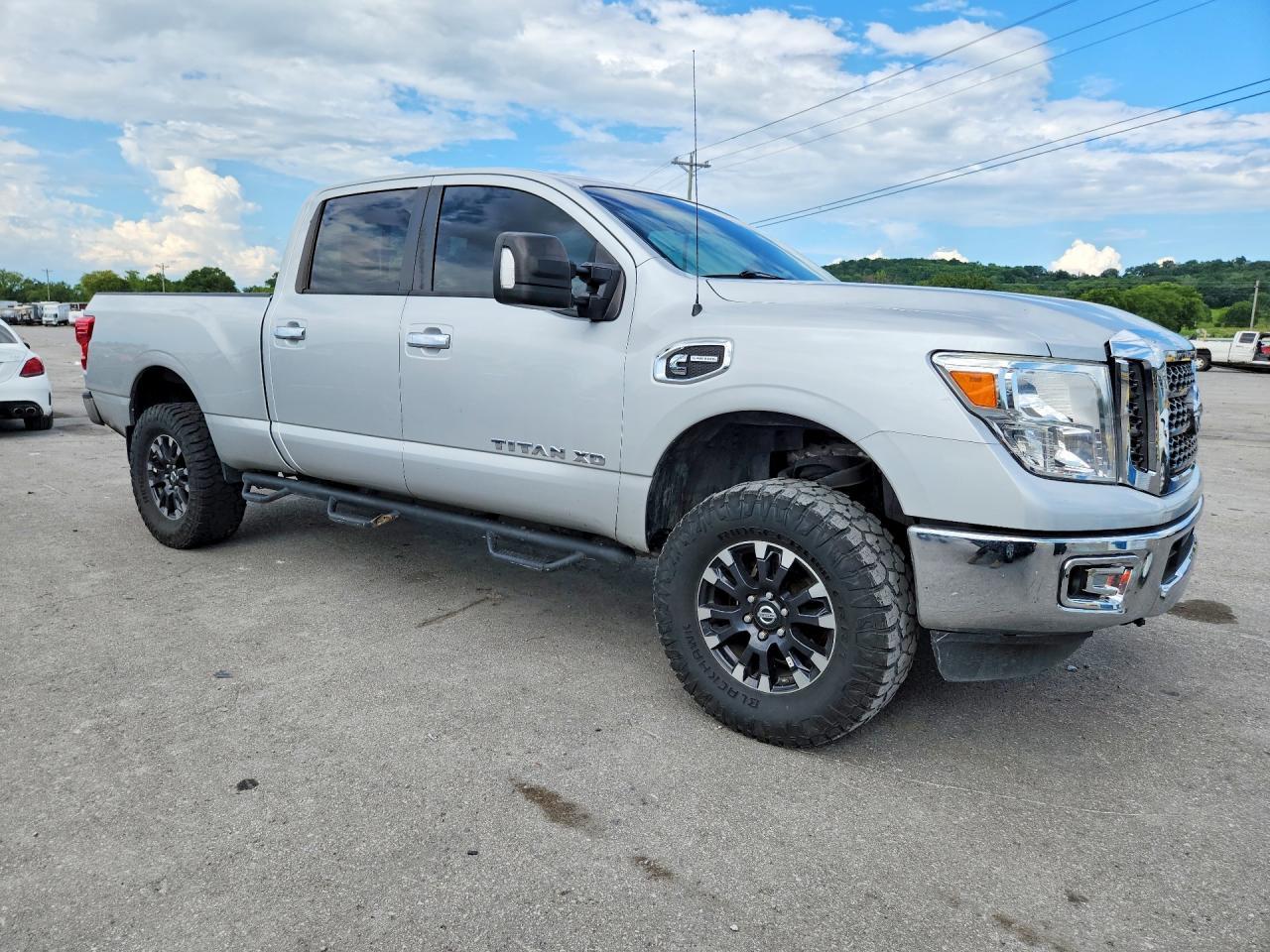 2017 Nissan Titan XD SV