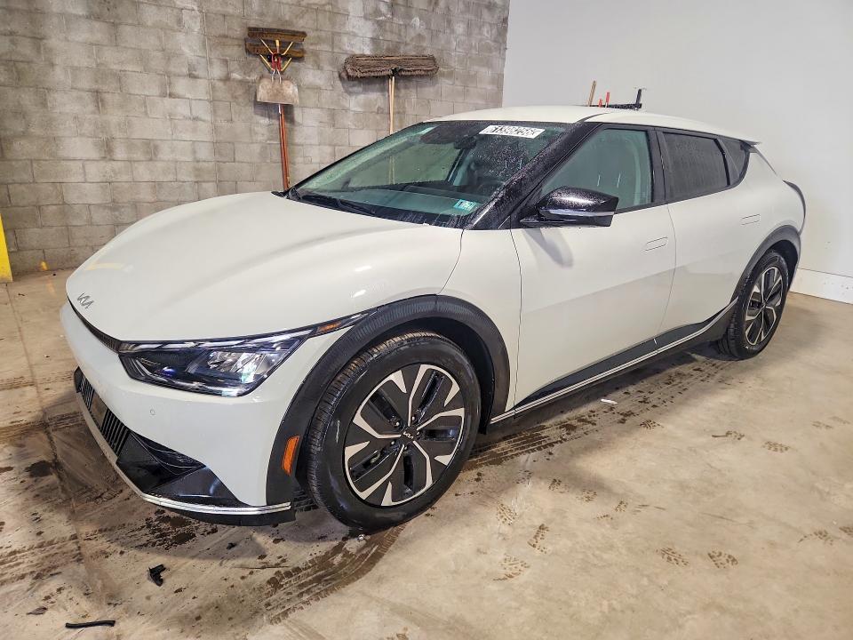 2024 KIA EV6 Wind