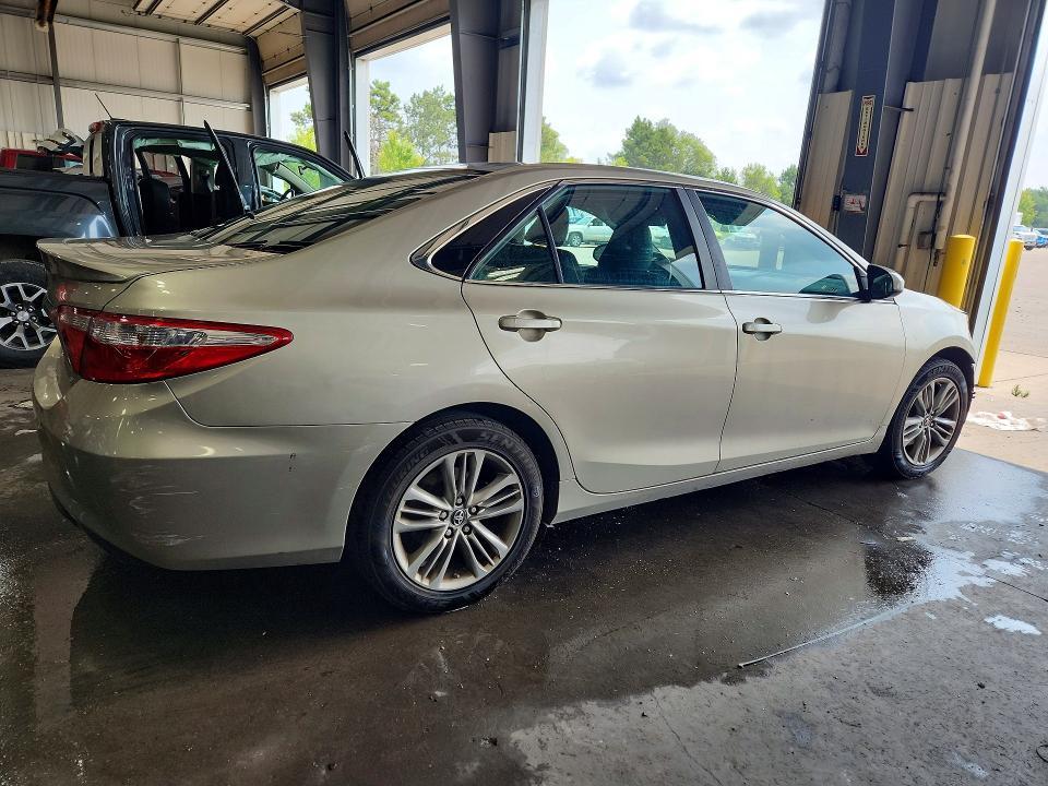 2016 Toyota Camry se