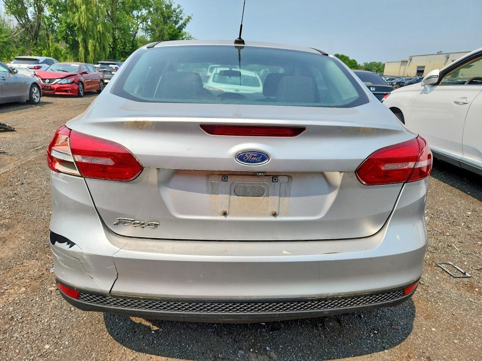 2016 Ford Focus s