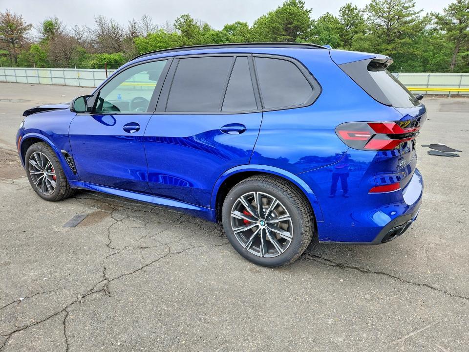 2026 BMW X5 M60i