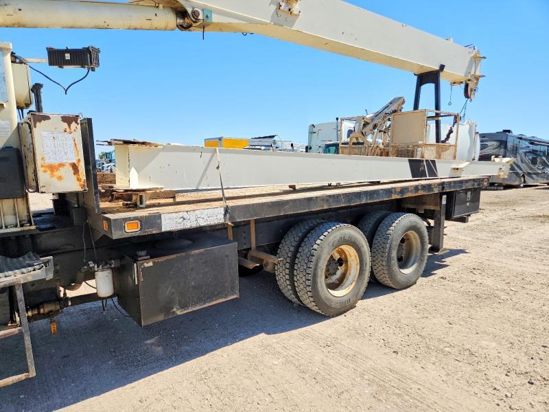 2001 Sterling 2001 Sterling L8500 Crane Truck
