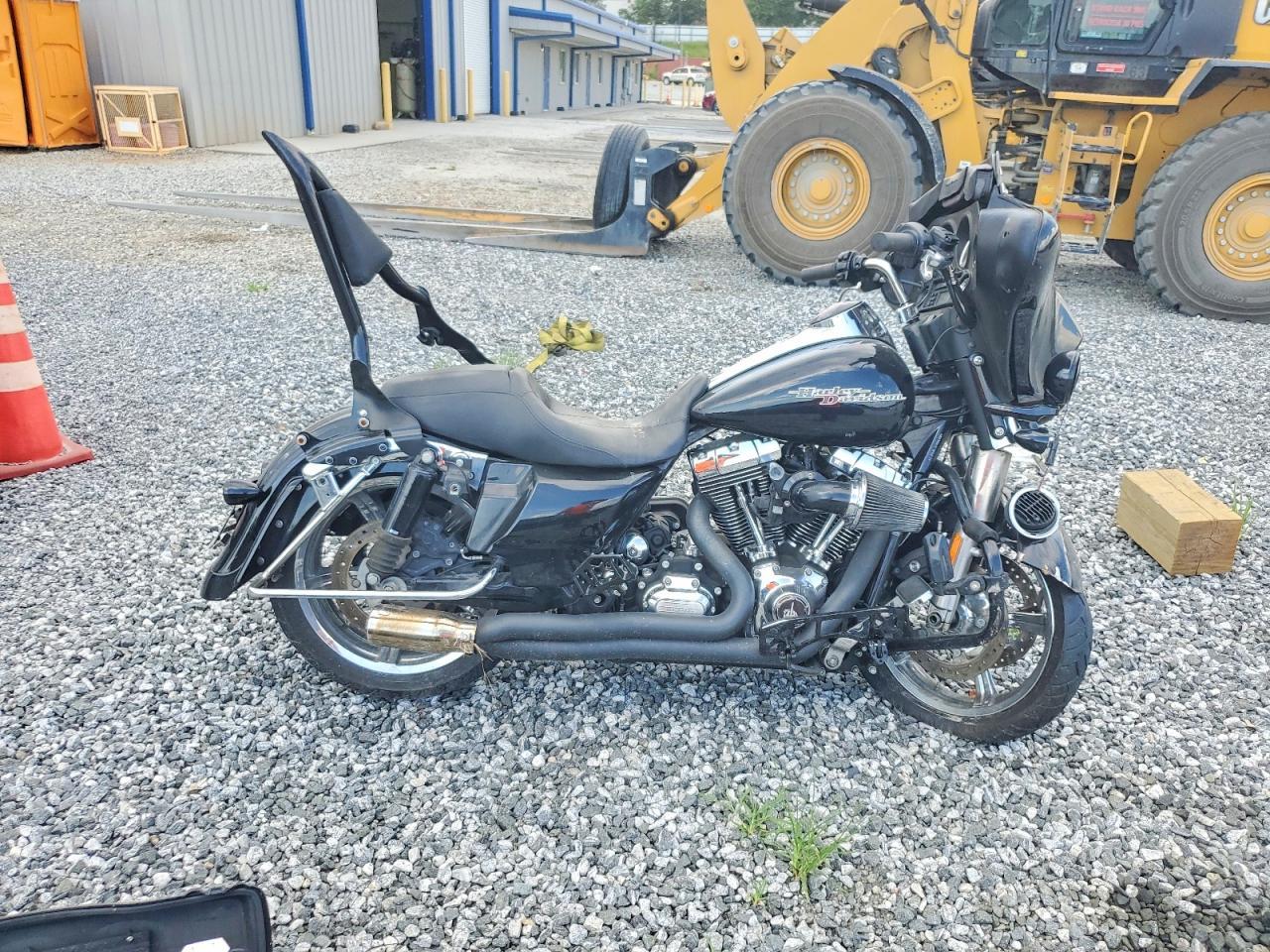 2011 Harley-Davidson Flhx