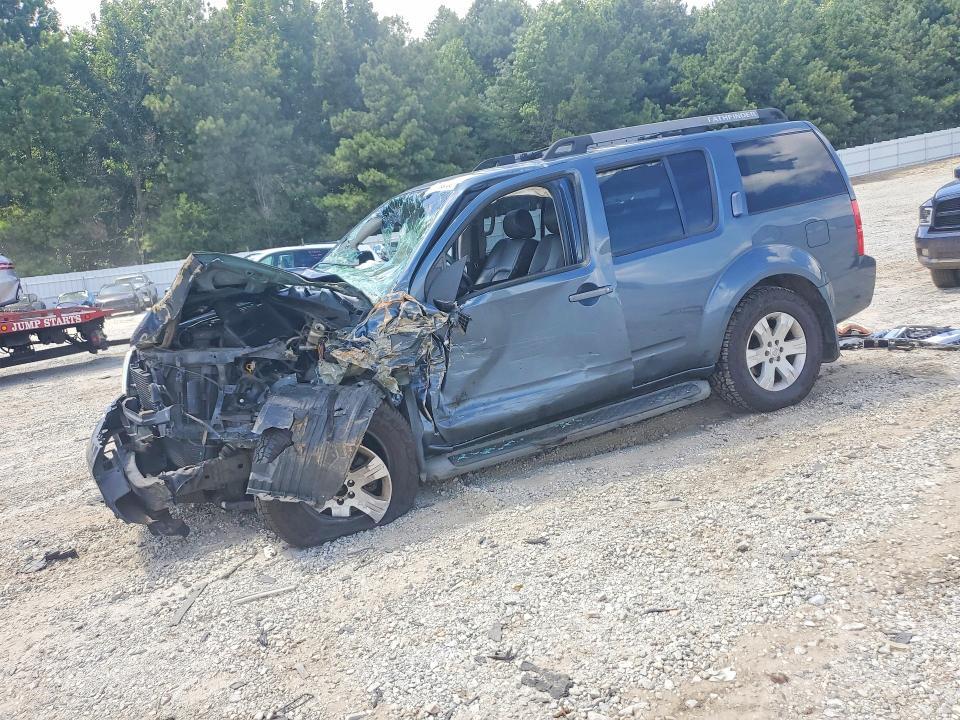 2005 Nissan Pathfinder xe