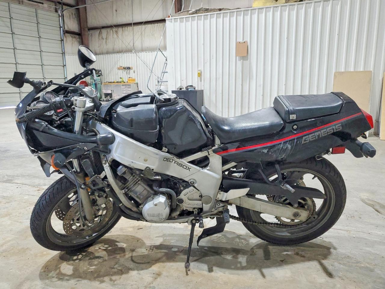 1989 Yamaha FZR600