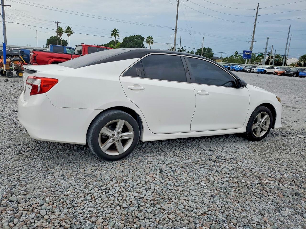2014 Toyota Camry se
