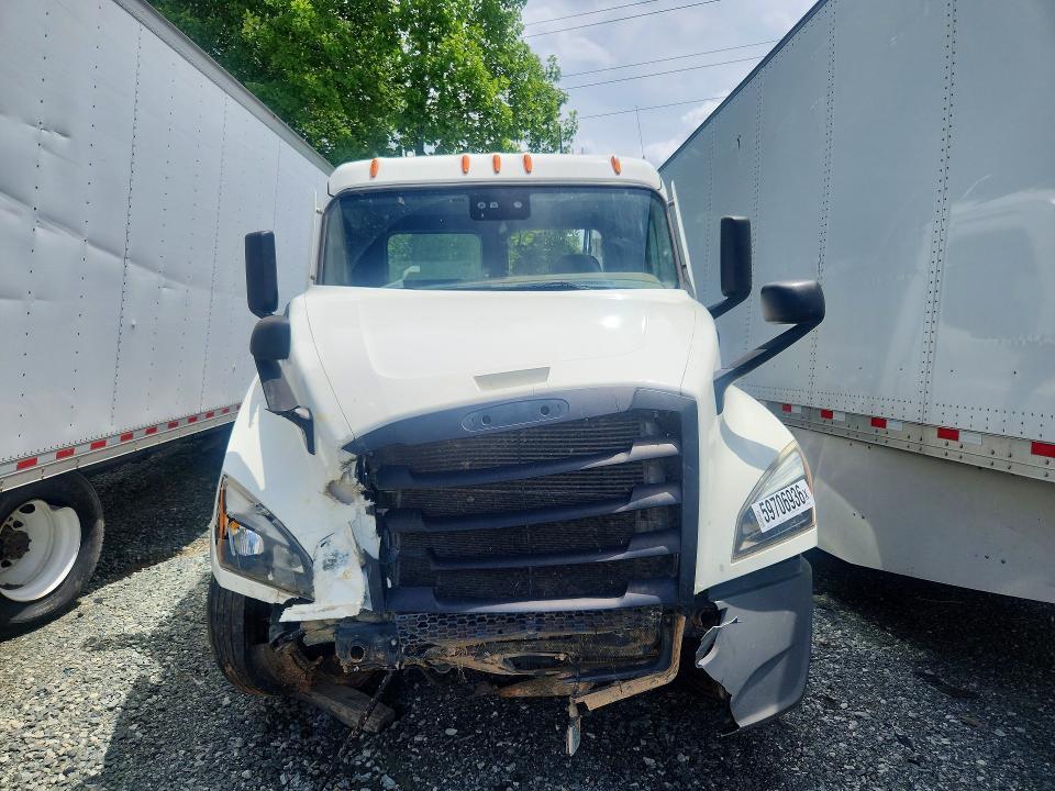 2021 Freightliner Cascadia 126 Semi Truck
