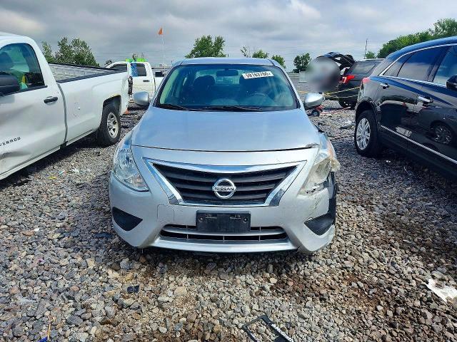2019 Nissan Versa sv