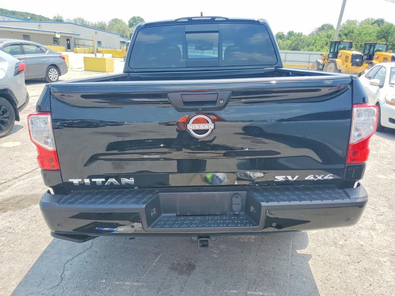 2023 Nissan Titan SV