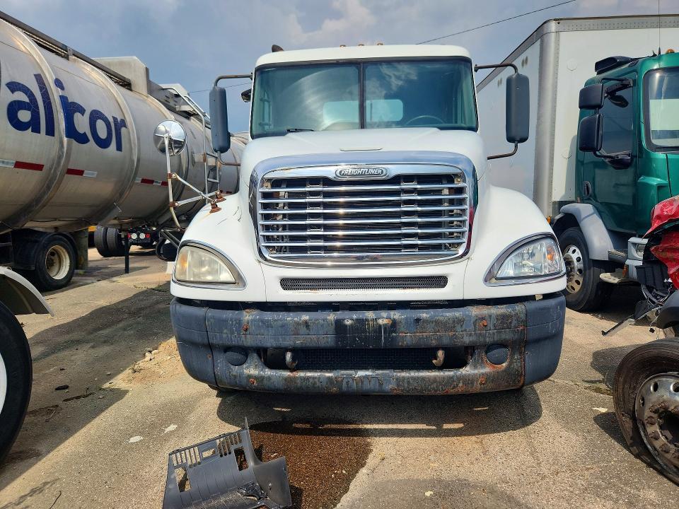 2007 Freightliner Columbia 120 Semi Truck